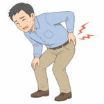 「ぎっくり腰で腰を押さえ、前かがみになっている男性のイラスト」